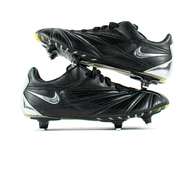 classic nike soccer cleats