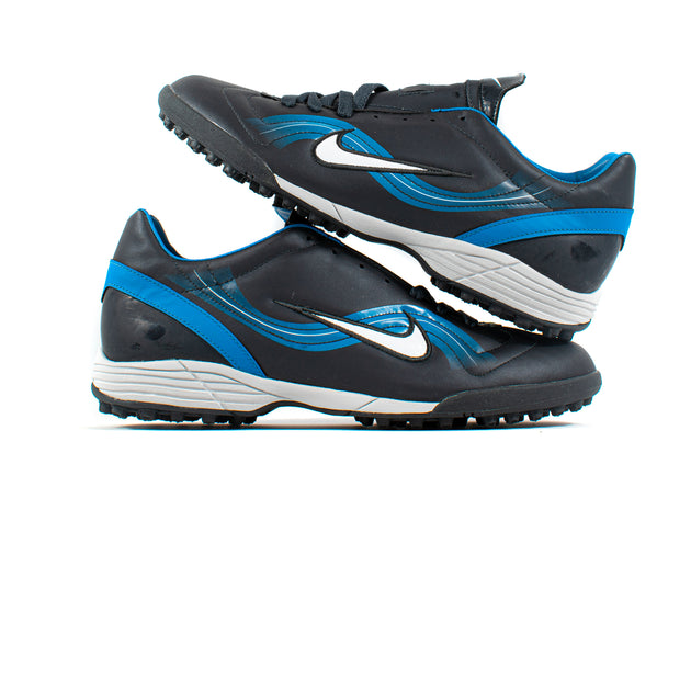 classic nike soccer cleats