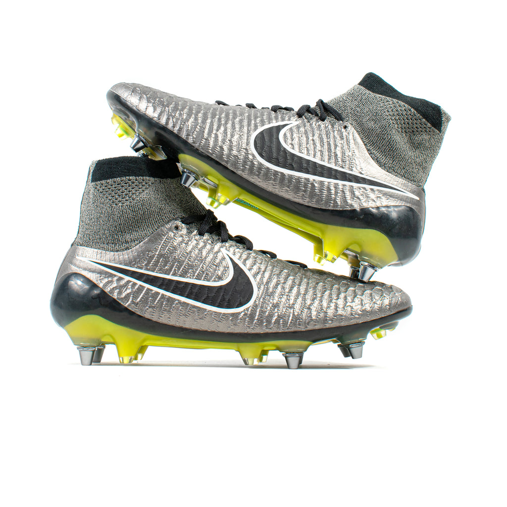 Nike Magista Obra Silver SG Pro – Classic Soccer Cleats