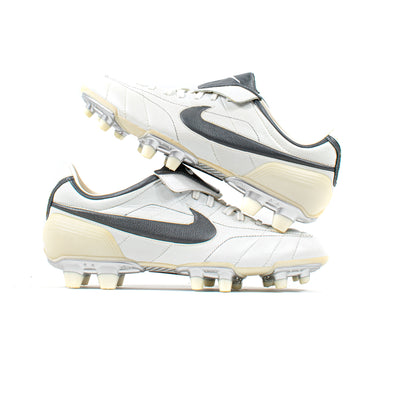 Nike classic soccer best sale cleats