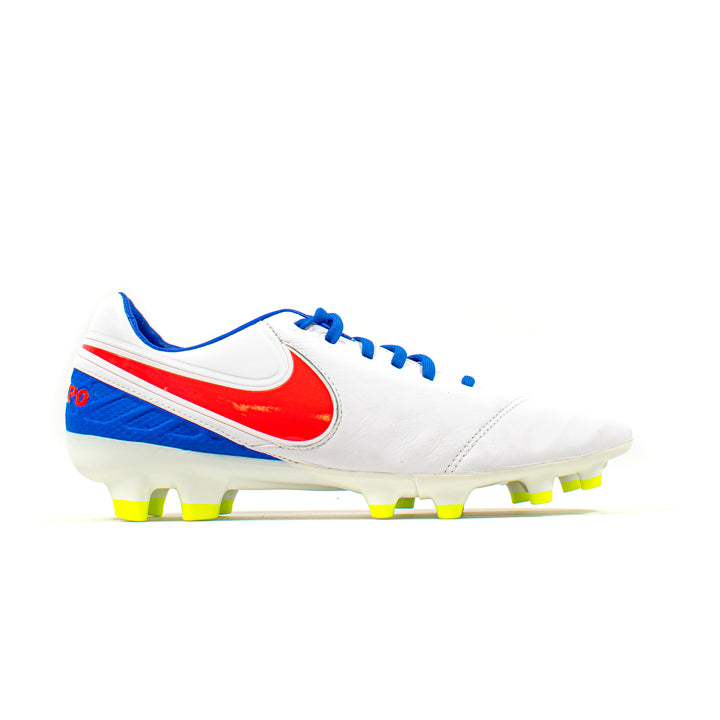Nike White Cleats with Red and Blue Accents Nike Jr. Tiempo Maestro Club Big Kids main image 3