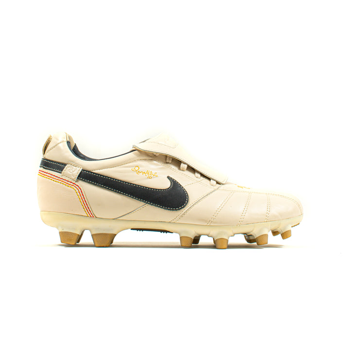 Nike Tiempo Ronaldinho R10 Pearl FG – Classic Soccer Cleats