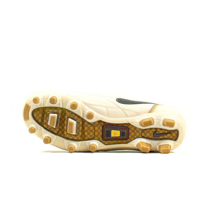 Nike Tiempo Ronaldinho R10 Pearl FG – Classic Soccer Cleats