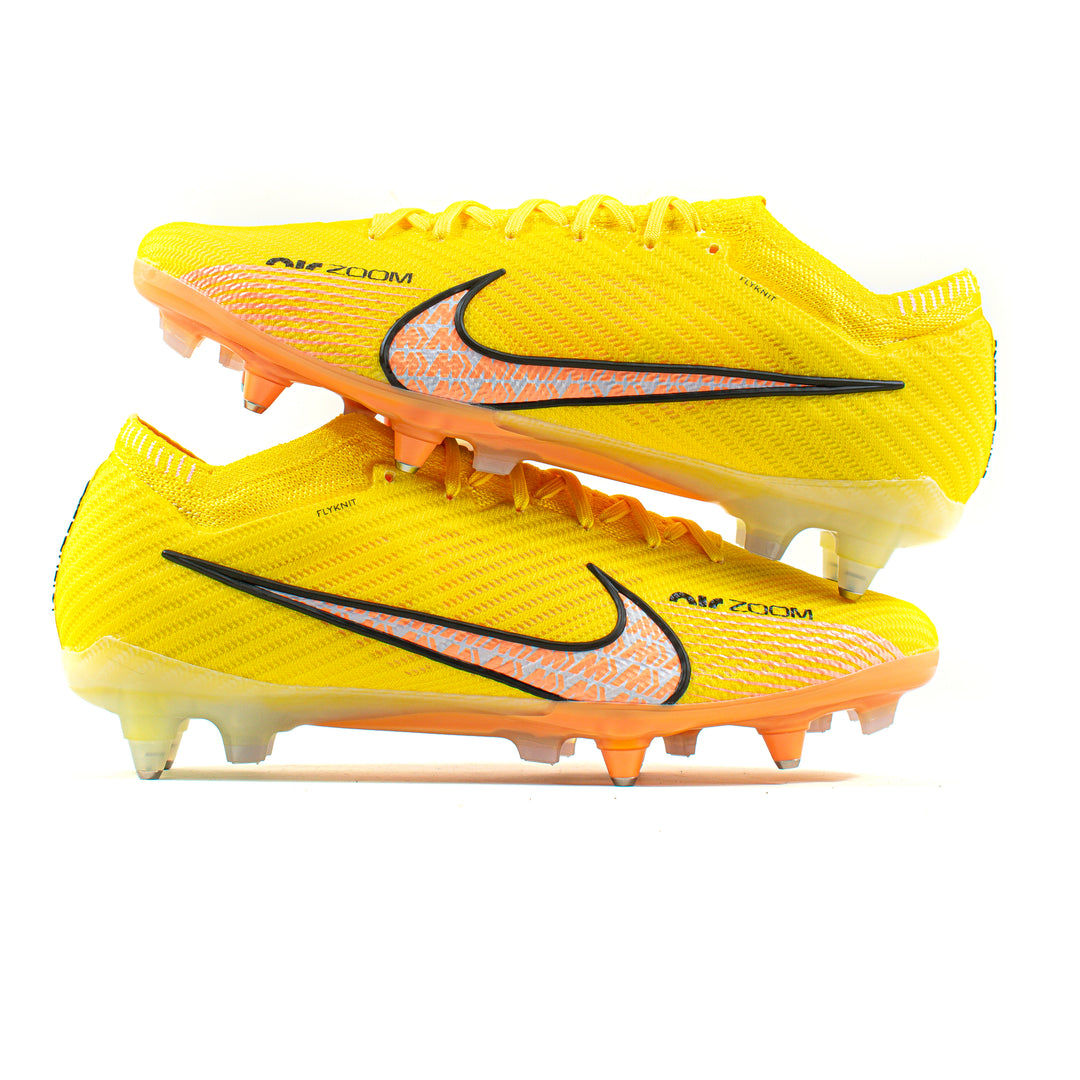 nike classic soccer cleats