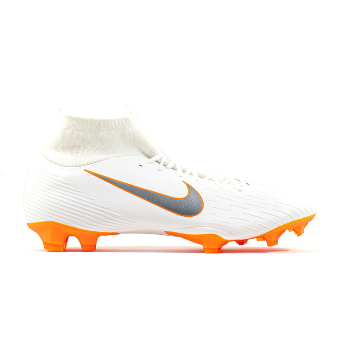 Nike Cream/White Soccer Cleats with Bright Orange Studs Nike Mercurial Vapor 16 Elite FG Soccer Cleats Men Sz 7  main image 3