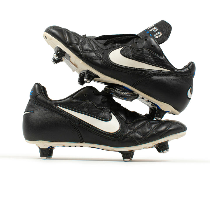 Nike Tiempo ブラックサッカーシューズ Nike Tiempo Legend 10 Elite Soccer Cleats - Black/Black-Deep