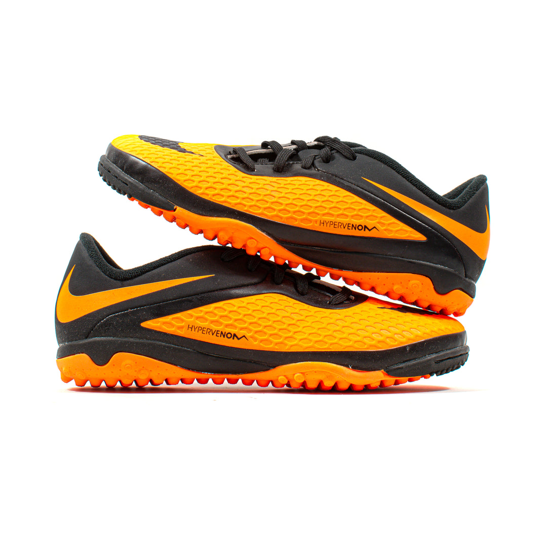 Hypervenom – Classic Soccer Cleats