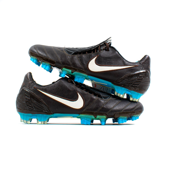 Nike Total 90 Laser II Euro Cup 2008 FG – Classic Soccer Cleats
