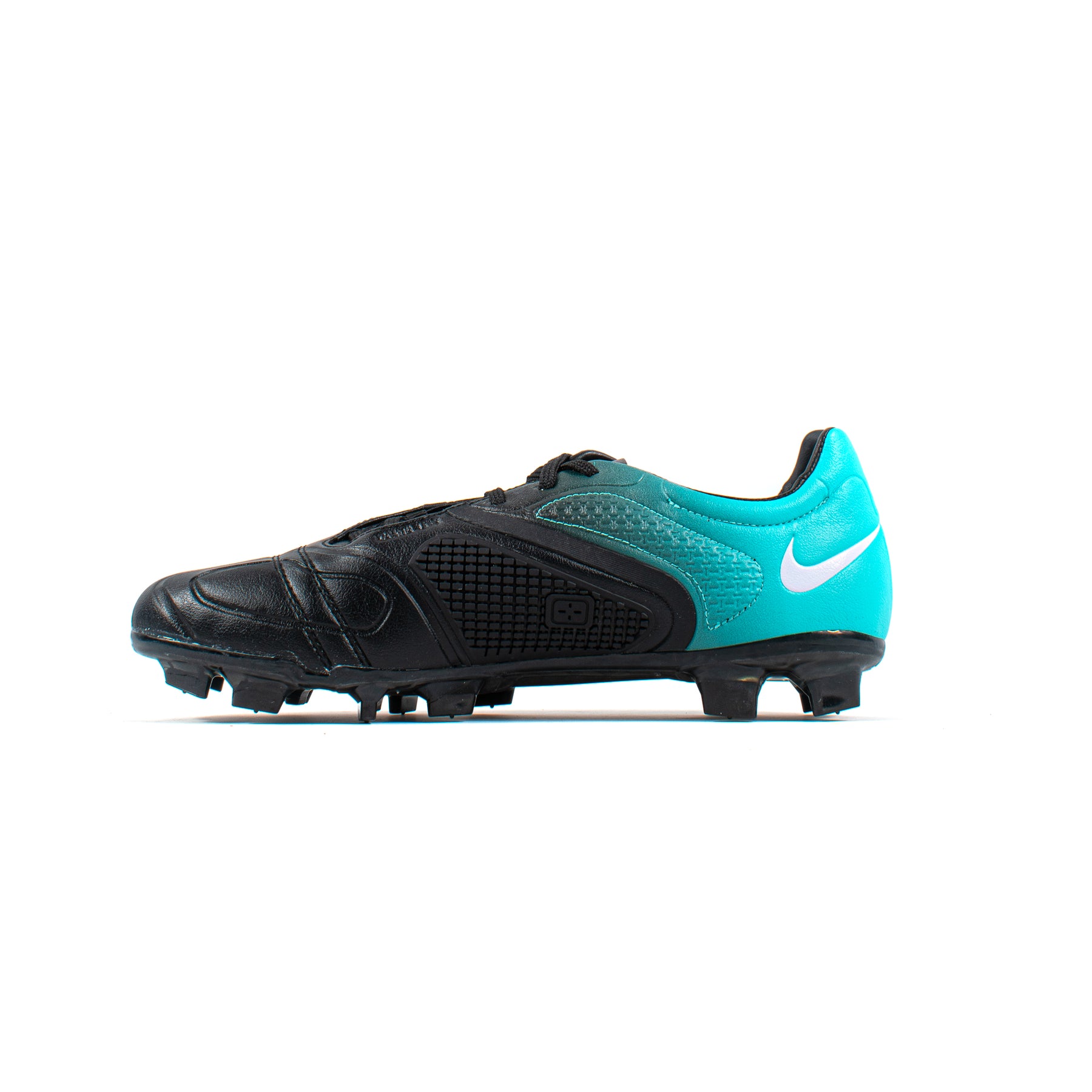 Nike CTR360 Maestri FG – Classic Soccer