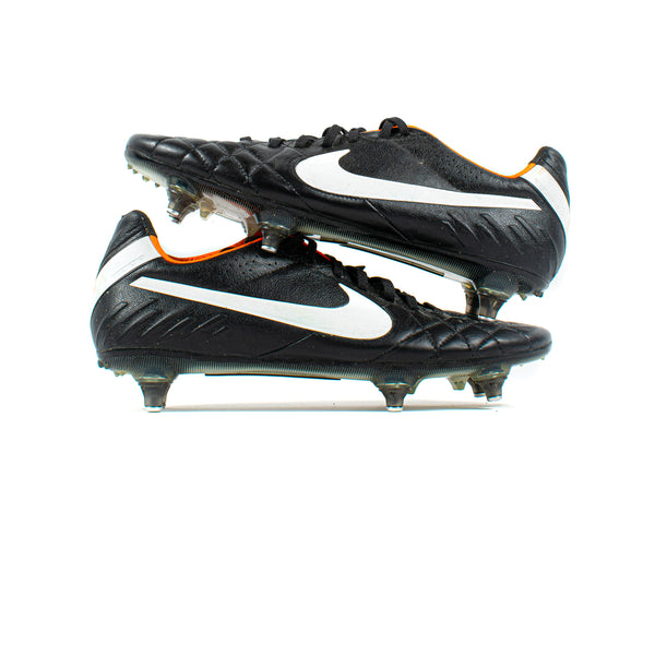 Nike Tiempo Legend IV Black SG – Classic Soccer Cleats