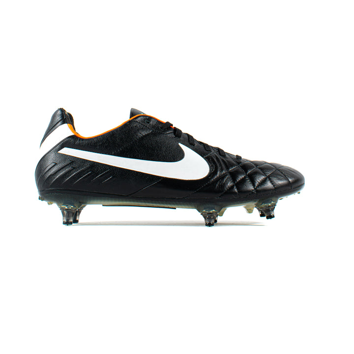Nike Tiempo Legend IV Black SG – Classic Soccer Cleats